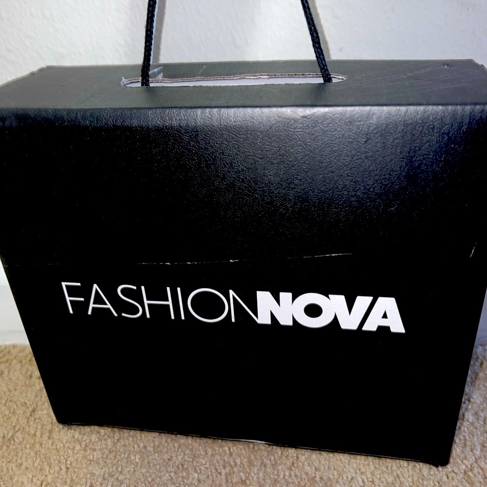 Fashion Nova Nude Mules